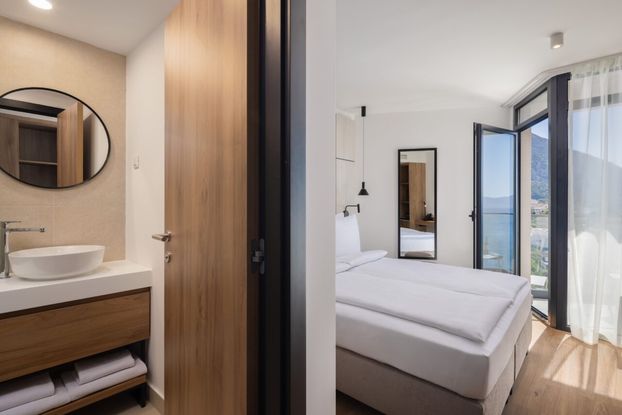 Essence Sea View